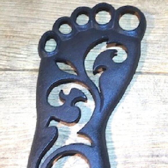 Two (2) Cast Iron Bare Foot Garden Stepping Stone 11 1/2" long Two (2) 0170-0882 - Picture 5 of 12